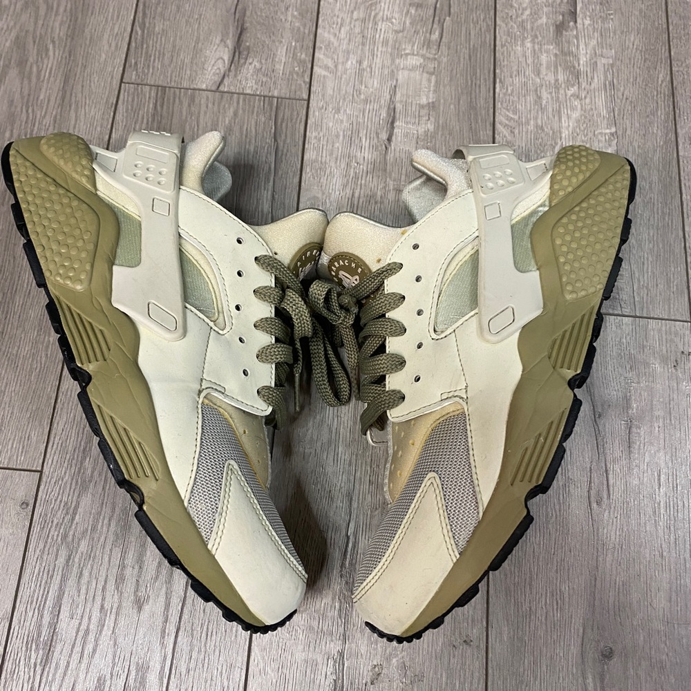 Nike huarache size 10 olive/tan - Picture 2 of 7